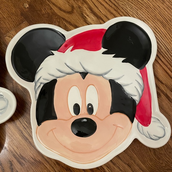 RARE Mickey and Minnie Christmas Plates - Picture 6 of 12